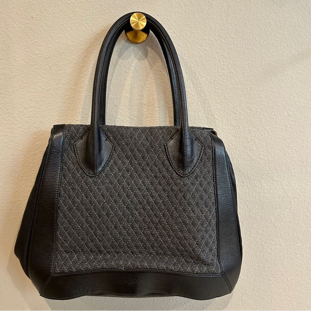 Pour La Victoire | extra large black quilted wool and leather trapeze bag tote - Picture 4 of 11